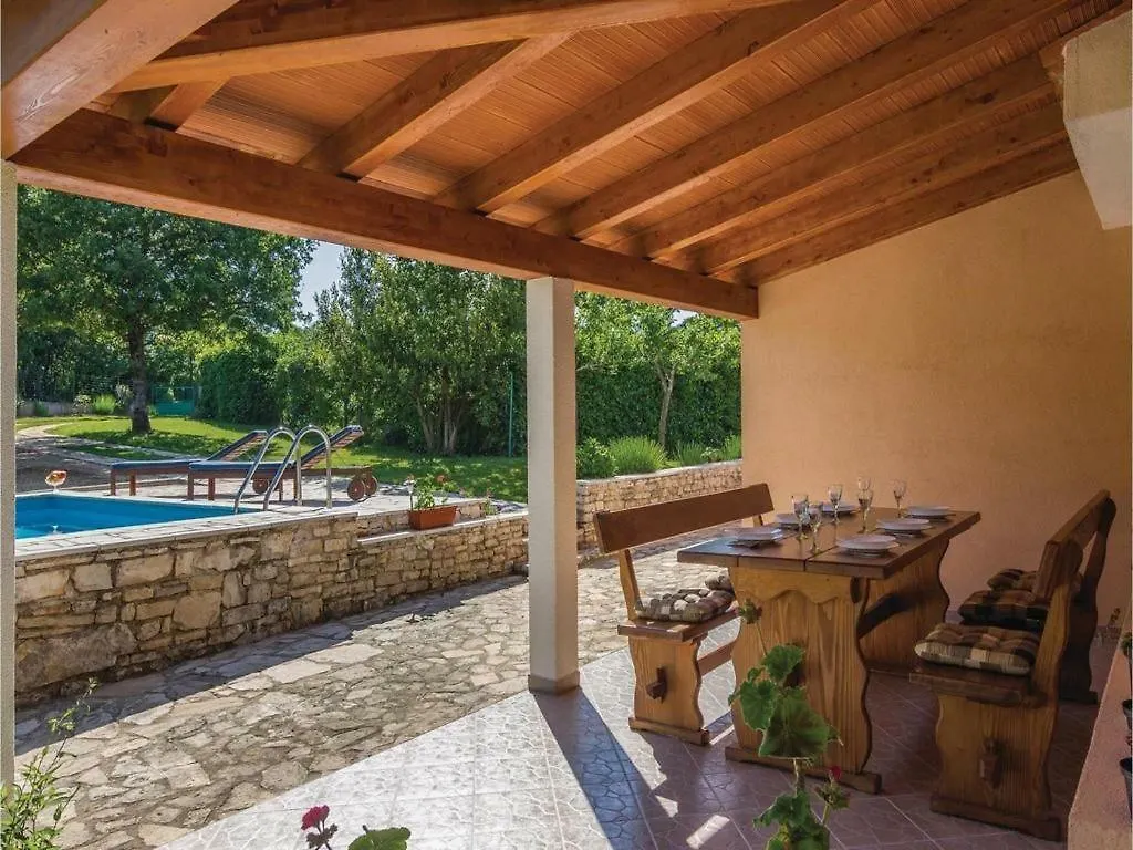Holiday Home Ecio , S Velikim Vrtom, Potpuno Ogradena, Modrušani 0*,