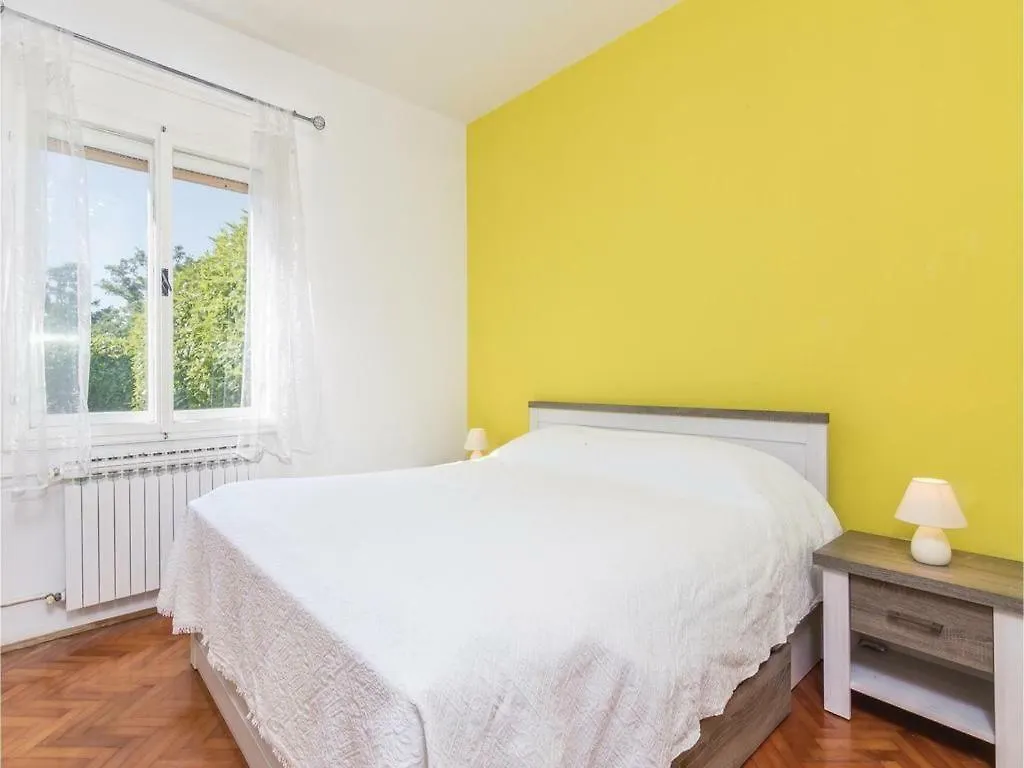 Holiday Home Ecio , S Velikim Vrtom, Potpuno Ogradena, Modrusani Croatia