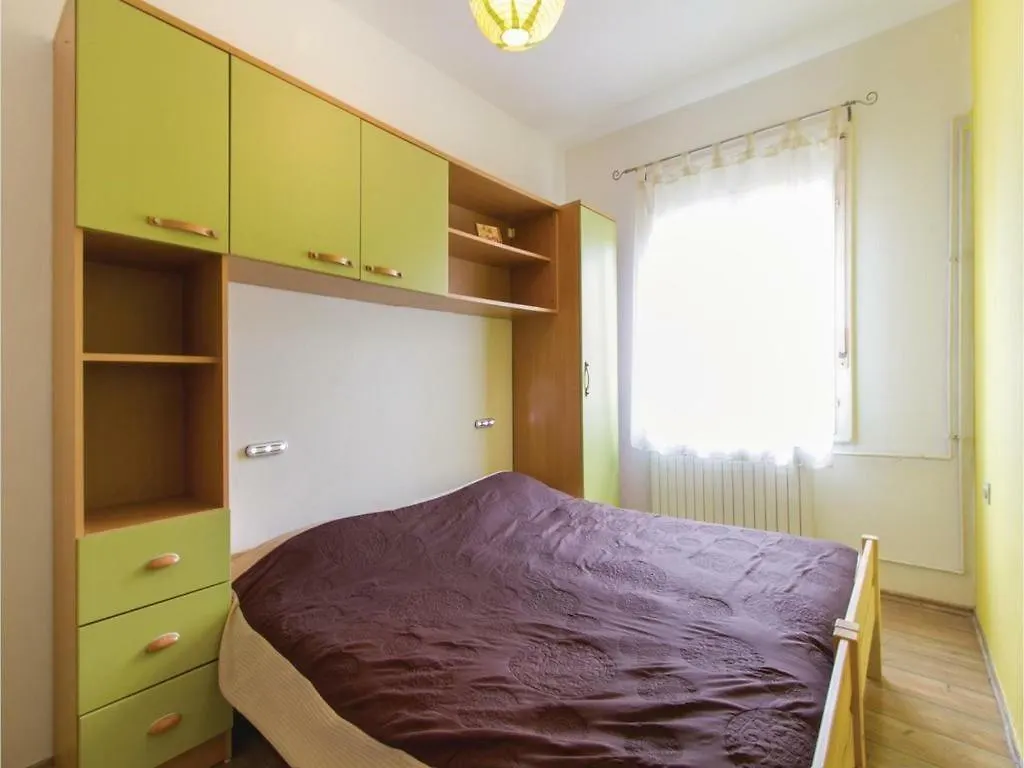 Holiday Home Ecio , S Velikim Vrtom, Potpuno Ogradena, Modrusani