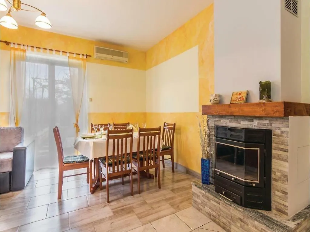 Holiday Home Ecio , S Velikim Vrtom, Potpuno Ogradena, Modrusani