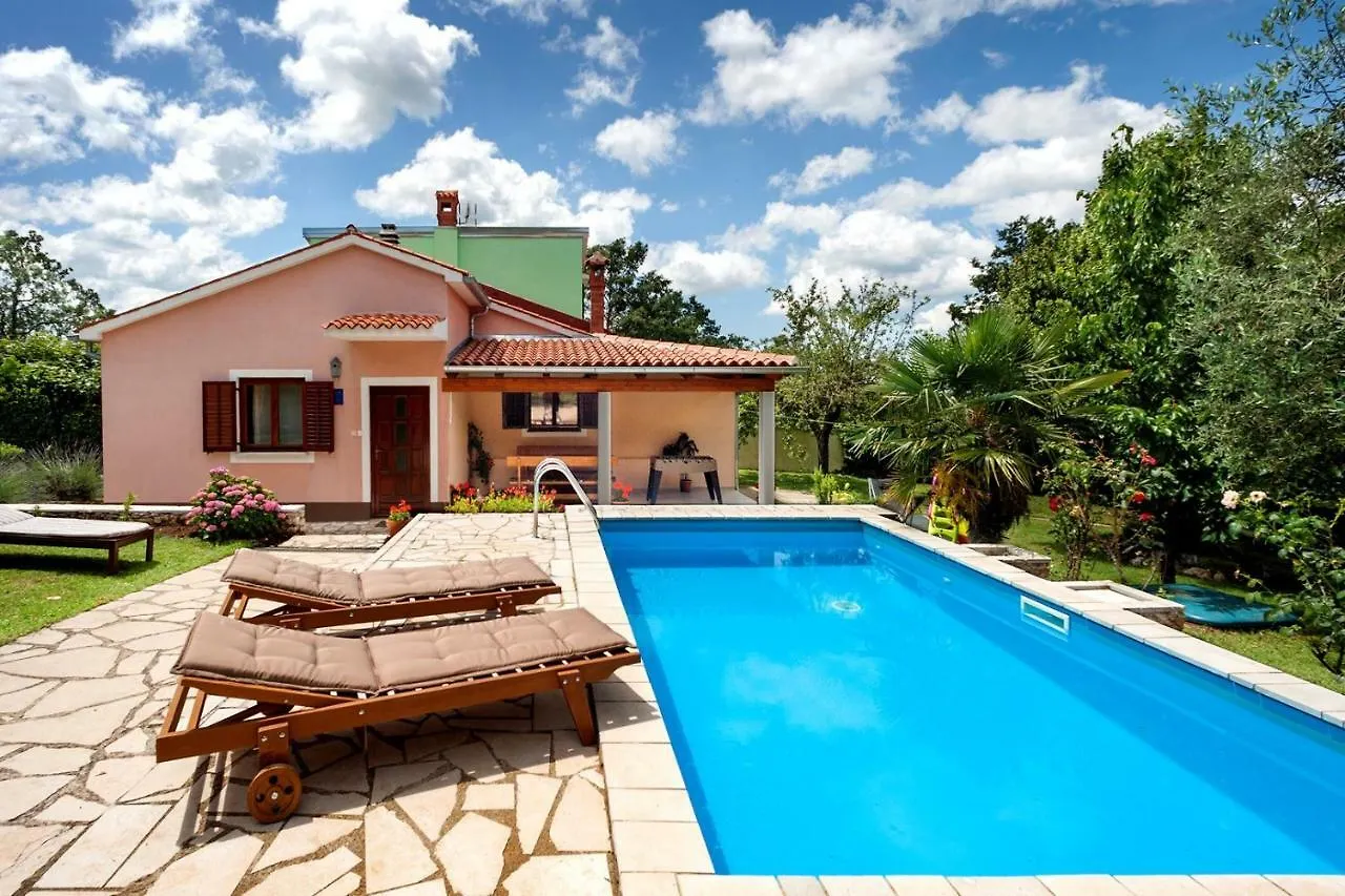 Holiday Home Ecio , S Velikim Vrtom, Potpuno Ogradena, Modrusani Croatia